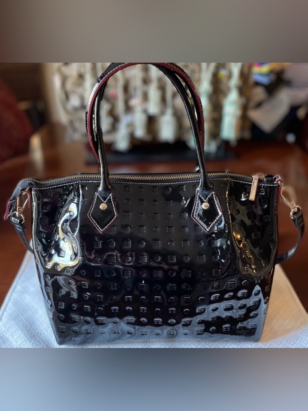“Arcadia” 🇮🇹 Black Embossed Patent Leather Bag with a Vernis Finish. - Picture 9 of 10